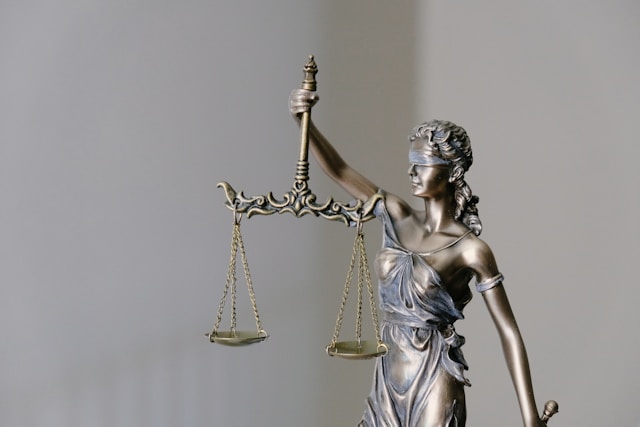 Прокуратура Севастополя защищает социальные права пожилой женщины с инвалидностью