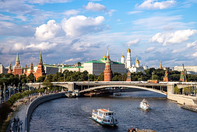 19 июля: День пирожков с малиновым вареньем, День Москвы-реки и День Керченского сражения между русской и турецкой эскадрами