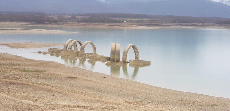 Чернореченское водохранилище заполнено лишь на треть