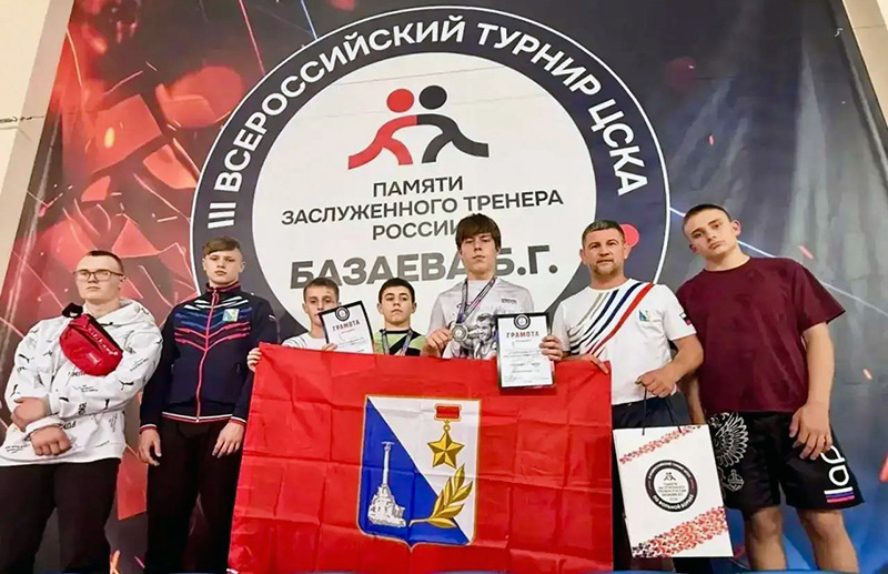 Севастопольцы завоевали четыре медали всероссийского турнира по вольной борьбе