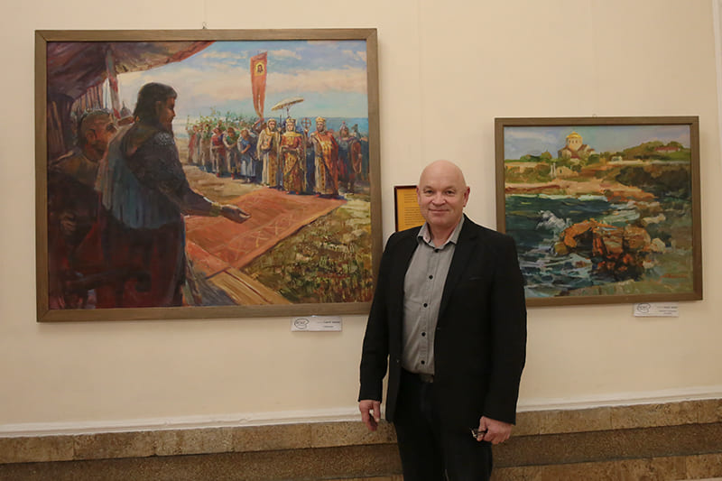 Выставка художника Сергея Берлова открылась в Севастополе ко Дню народного единства (фото)