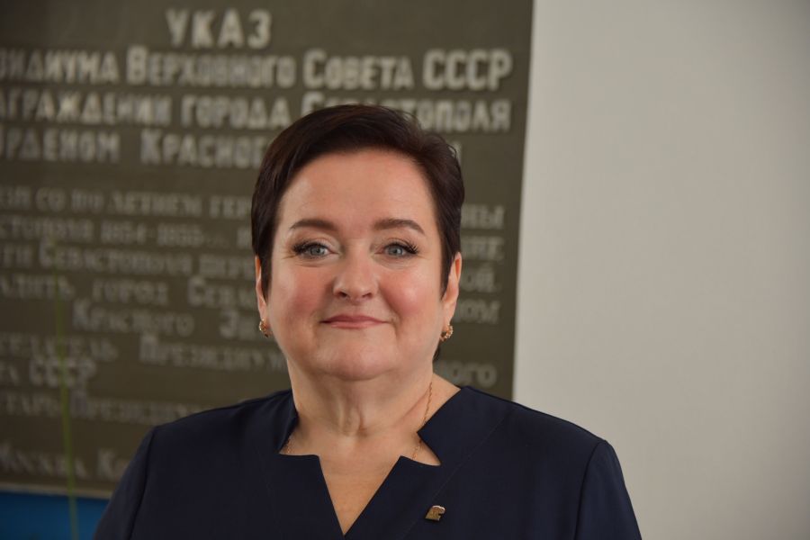 Сенатором от Севастополя избрали Ларису Мельник