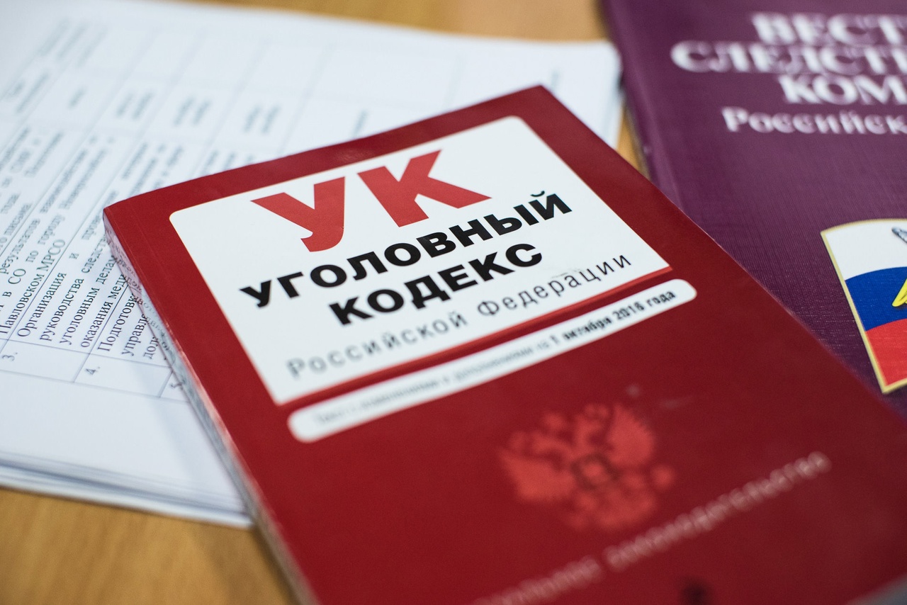 В Керчи сотрудник муниципального предприятия освободила пятерых осужденных от наказаний за вознаграждения