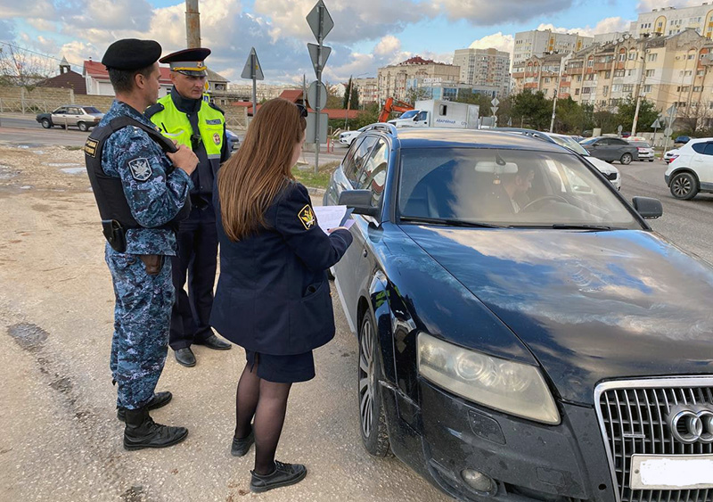 В Крыму автоинспекторы будут вылавливать должников